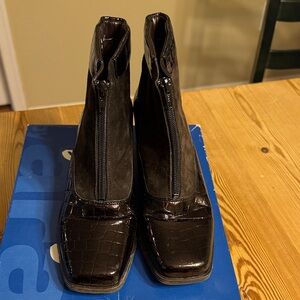 Ara Black Croc-Pattern Ankle Boots